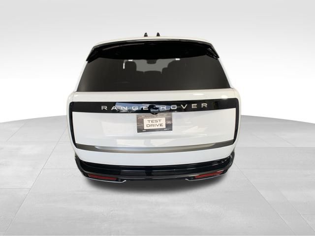 2024 Land Rover Range Rover SE 7