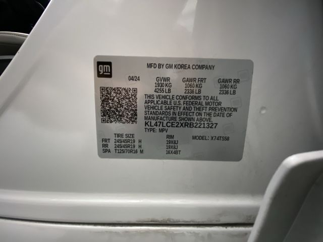 Used 2024 White Buick Avenir image 27