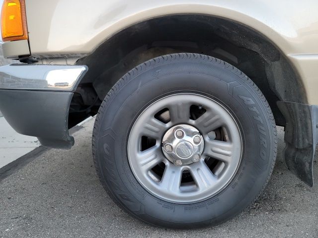 2002 Champagne Ford Ranger XL RWD Truck