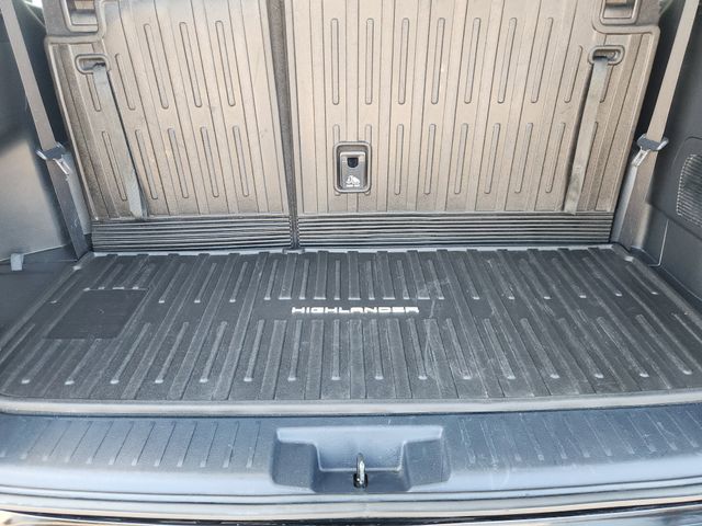 Used 2024 Toyota Highlander Hybrid SUV
