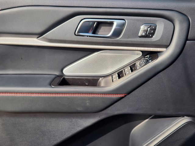 2025 Ford Explorer ST photo