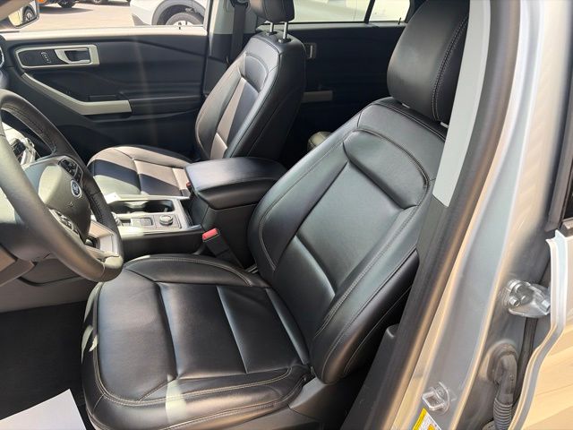 2023 Ford Explorer XLT Silver at Phil Fitts Ford