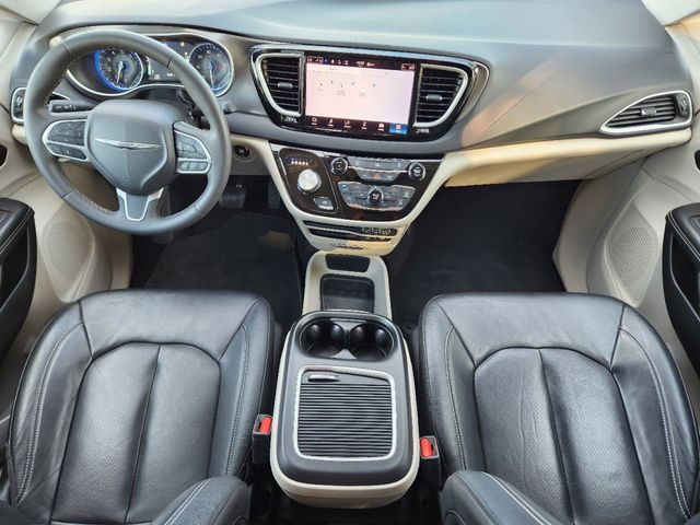 2022 Chrysler Pacifica Touring L 24