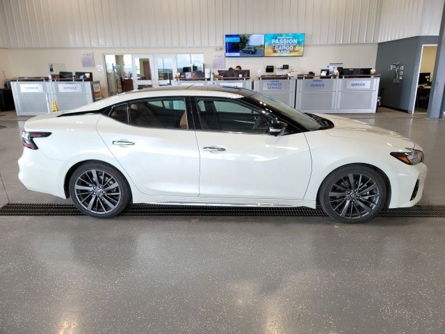 2019 Pearl White Tricoat Nissan Maxima Platinum FWD Sedan