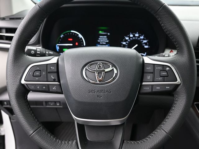 2024 Toyota Sienna XLE 12