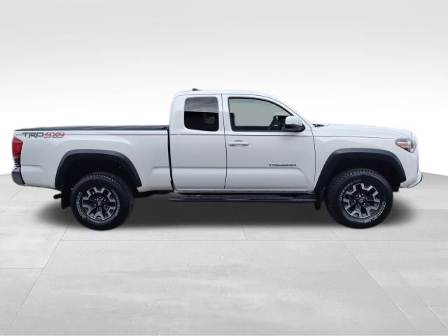 2017 Toyota Tacoma TRD Off-Road photo