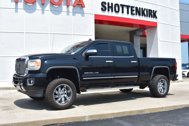  2015 GMC Sierra 2500HD Denali Crew Cab SB 4WD   