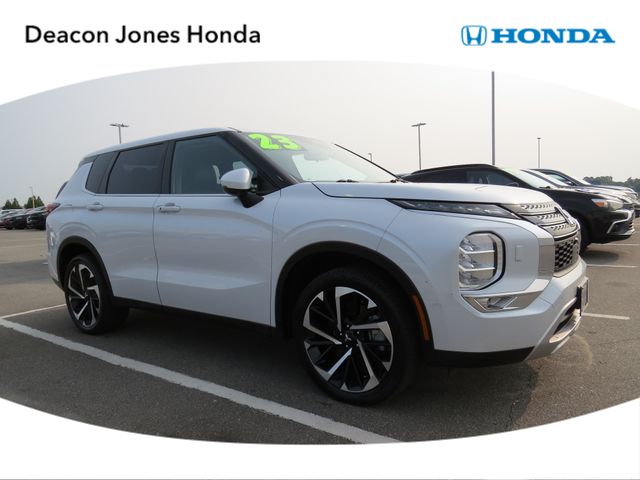 White / Black 2023 Mitsubishi Outlander SUV / Crossover All-Wheel Drive Continuously Variable Transmission