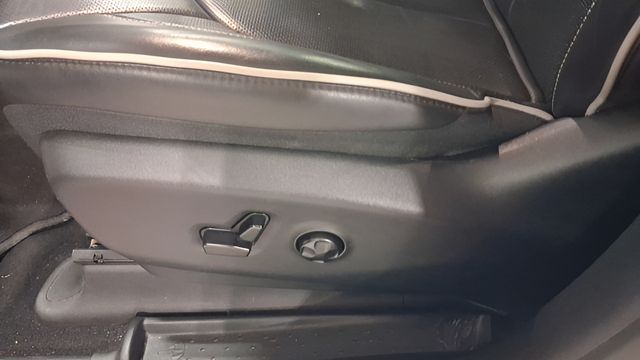 Used 2025 Chrysler Pacifica Van