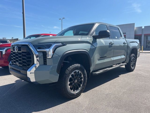 Lunar 2026 Toyota Tundra SR5 CrewMax Cab 4WD Pickup Truck Four-Wheel Drive Automatic