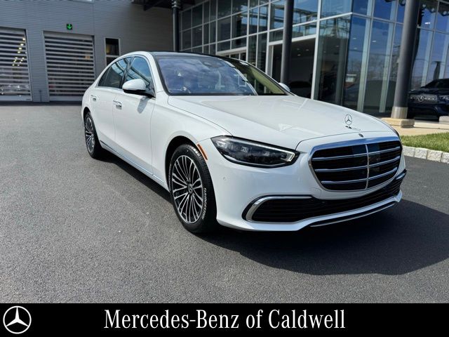 MANUFAKTUR Moonlight White Metallic 2026 Mercedes-Benz S-Class S 580 4MATIC Sedan All-Wheel Drive 9-Speed Automatic