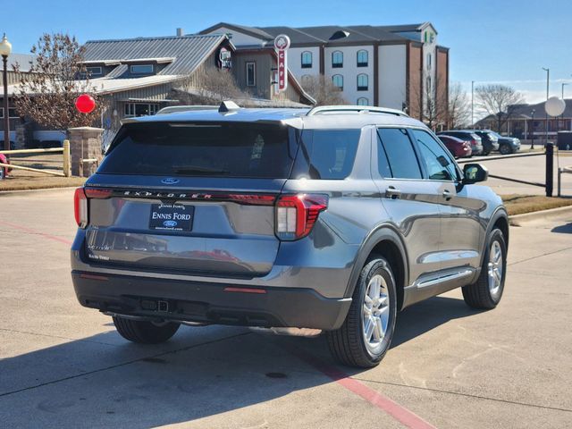 2025 Ford Explorer Active photo