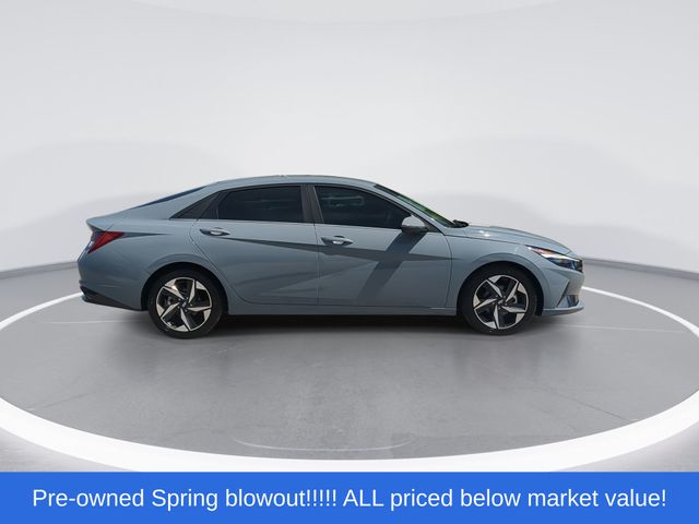 Used 2023 Electric Shadow Hyundai Limited image 9