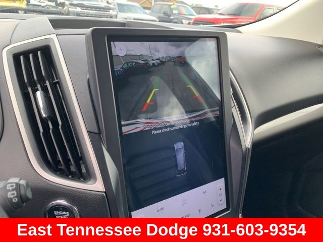 2023 Ford Edge SEL photo