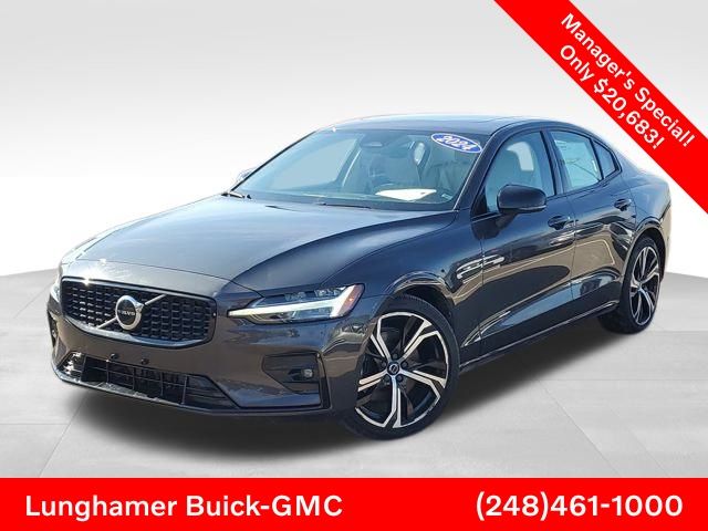 2024 Volvo S60 B5 Core Dark Theme FWD