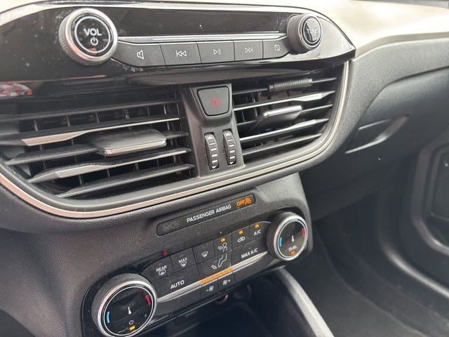2022 Ford Escape Hybrid SE photo
