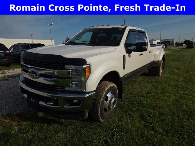 White 2017 Ford F-350 Super Duty King Ranch Crew Cab LB DRW 4WD Pickup Truck Four-Wheel Drive 6-Speed Automatic