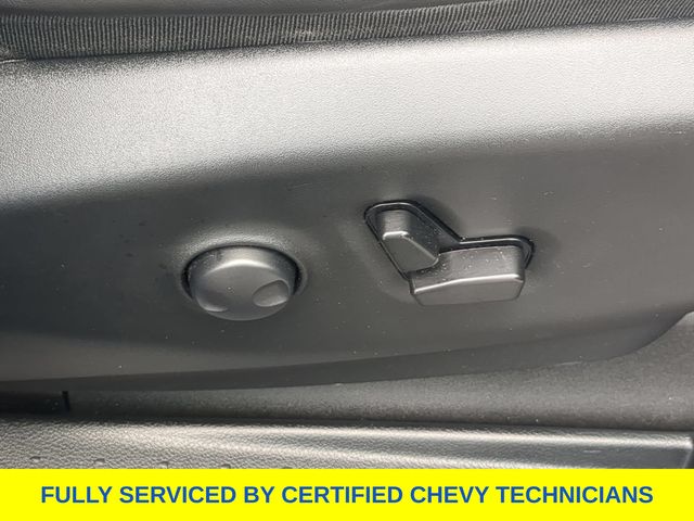 Used 2025 Chrysler Pacifica Van
