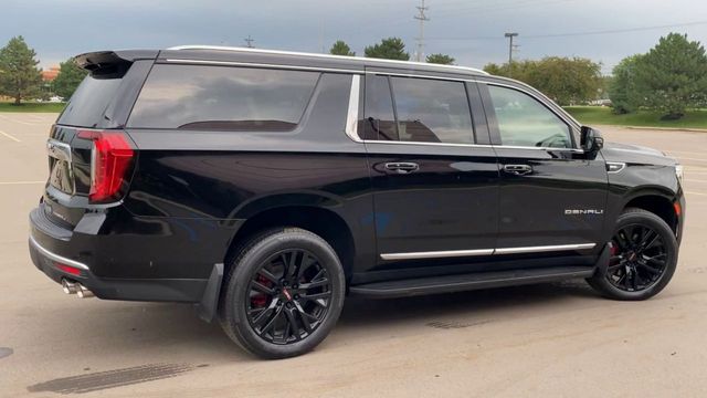 2023 GMC Yukon XL Denali 8