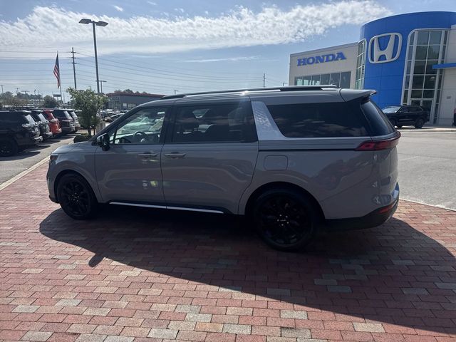 Used 2024 Kia Carnival Van