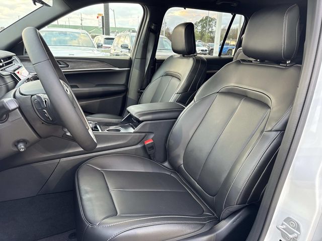 New 2025 White Jeep Limited image 9
