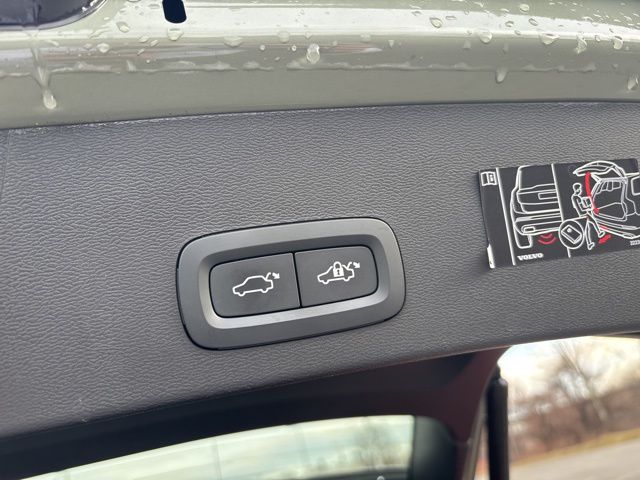 used 2022 Volvo XC40 Recharge Pure Electric car, priced at $24,999