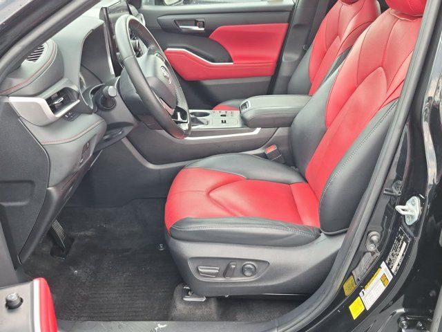Used 2023 Toyota Highlander SUV