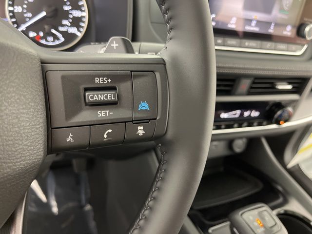 2025 Everest White Pearl Nissan Rogue SV FWD SUV