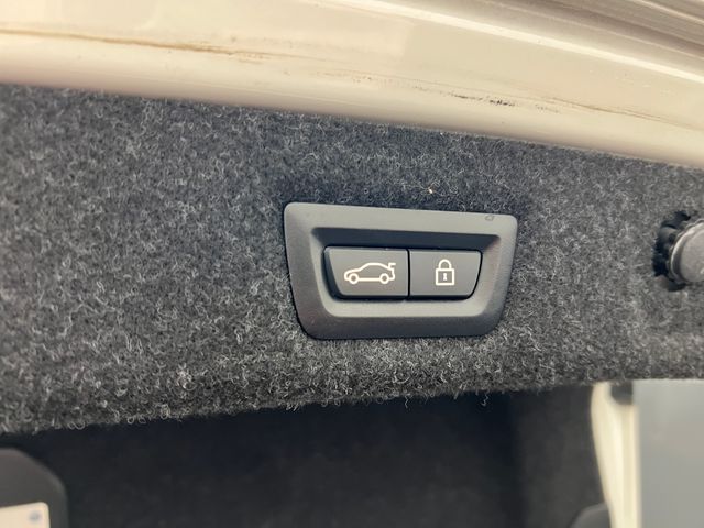2019 Mineral White Metallic BMW 5 Series 530i xDrive AWD Sedan
