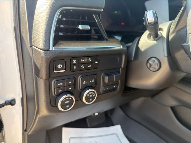 Used 2025 Chevrolet Suburban SUV