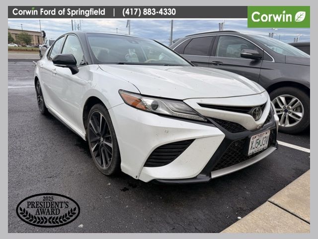 White (Wind Chill Pearl) 2019 Toyota Camry XSE FWD Sedan Front-Wheel Drive 8-Speed Automatic