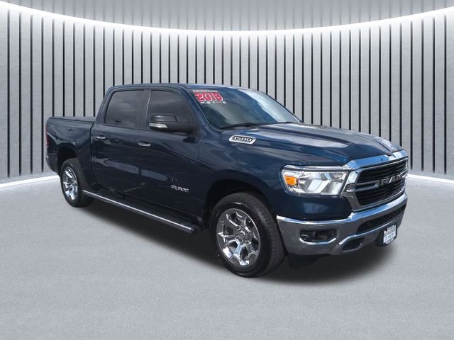 2019 RAM 1500 Big Horn Crew Cab 4WD Azul (Patriot Blue Pearlcoat) Camioneta Todo terreno 8 velocidades Automática