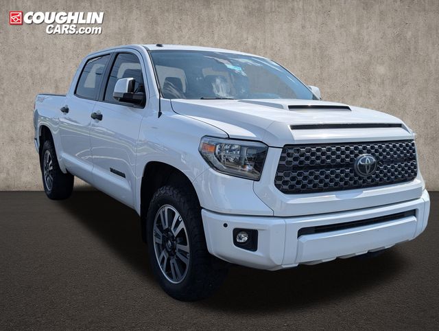 Super White 2018 Toyota Tundra SR5 CrewMax 5.7L FFV 4WD Pickup Truck Four-Wheel Drive 6-Speed Automatic Overdrive