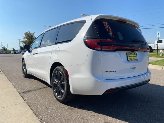 2026 Chrysler Pacifica Select - Bright White Clearcoat exterior view 7