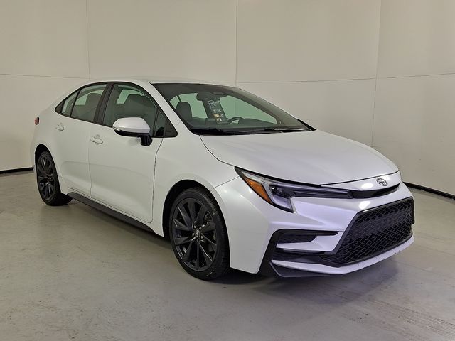 2024 Toyota Corolla SE's photo