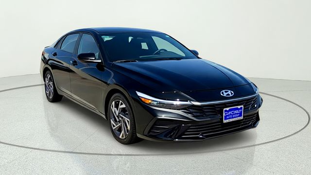 Abyss Black 2025 Hyundai Elantra Sedan Front-Wheel Drive Continuously Variable Transmission