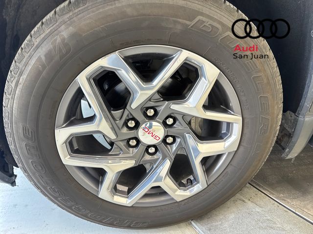 Used 2022 White GMC SLT image 4