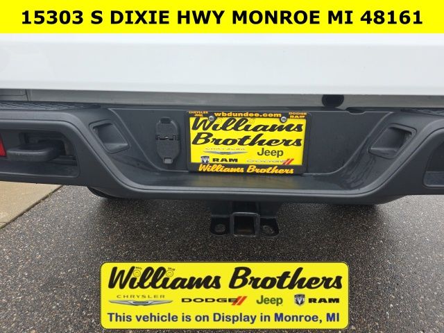 2023 Jeep Gladiator Sport - Bright White Clearcoat exterior view 7