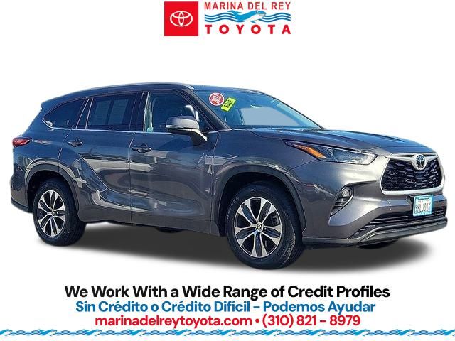 2022 Toyota Highlander XLE's photo