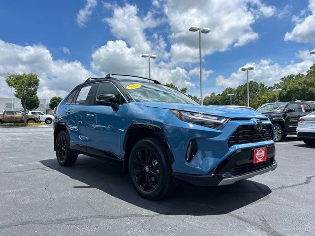 2025 Toyota RAV4 XSE - Photo 4