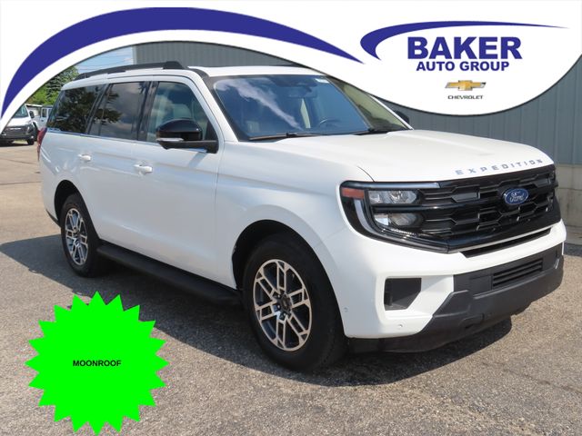 Star White Metallic Tri-Coat 2025 Ford Expedition SUV / Crossover Four-Wheel Drive Automatic