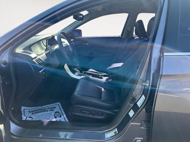 Used 2014 Silver Honda EX-L image 11