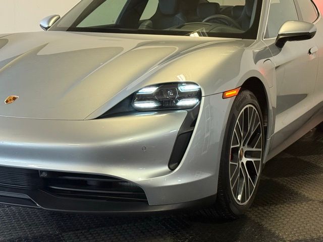 2021 Porsche Taycan 4S photo