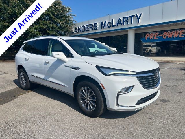 Summit White 2023 Buick Enclave SUV / Crossover Front-Wheel Drive 9-Speed Automatic