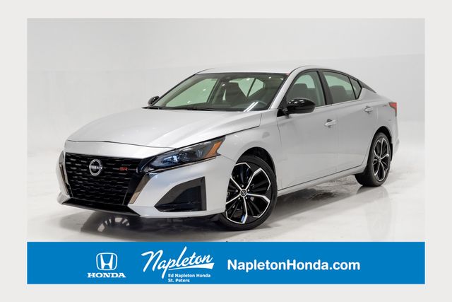 Brilliant Silver Metallic 2025 Nissan Altima Sedan All-Wheel Drive Continuously Variable Transmission