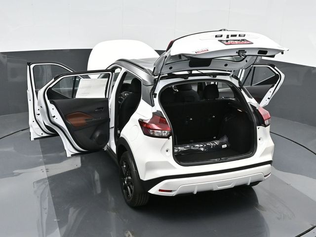 2024 Nissan Kicks SR 43