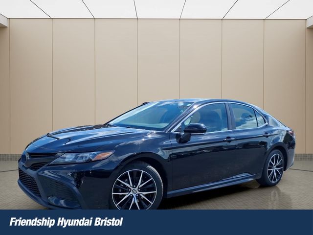 Midnight Black Metallic 2024 Toyota Camry Sedan Front-Wheel Drive 8-Speed Automatic