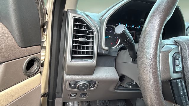 Used 2018 Gold Ford XLT image 21