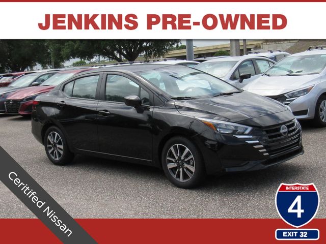 Super Black Metallic 2025 Nissan Versa SV FWD Sedan Front-Wheel Drive Continuously Variable Transmission