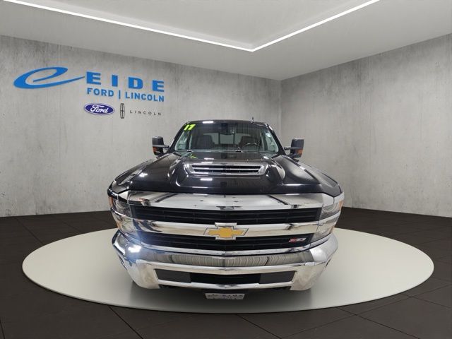View vehicle photo 2